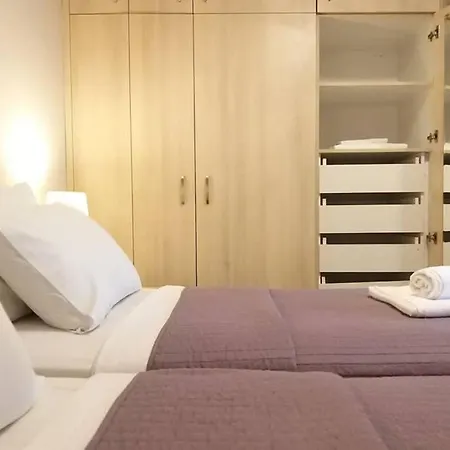 New, Modern, Bright And Independent 83 M2, With Garden, 5min To The And The Center