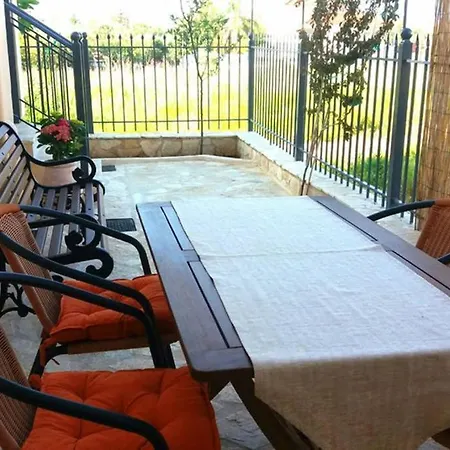 Appartement New, Modern, Bright And Independent 83 M2, With Garden, 5min To The And The Center Kalamata