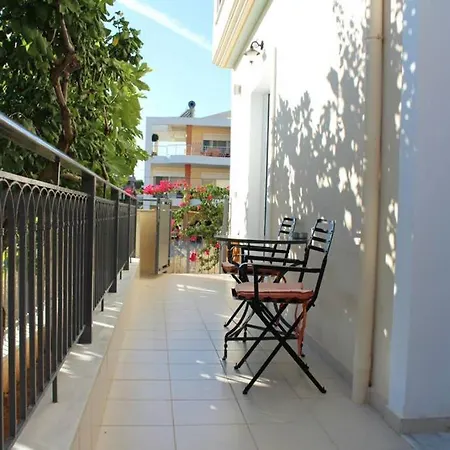 New, Modern, Bright And Independent 83 M2, With Garden, 5min To The And The Center