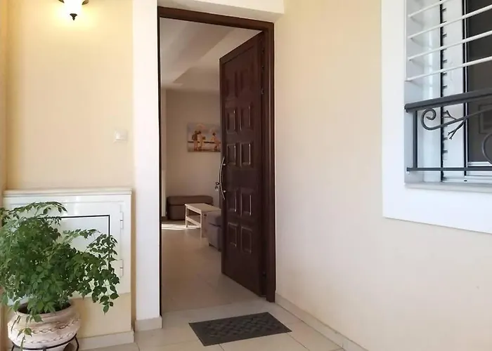 Modern And Independent 83 M2, With Garden, 5min To The And The Center شقة