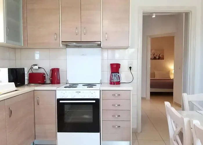 شقة Modern And Independent 83 M2, With Garden, 5min To The And The Center كالاماتا