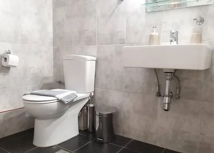 Modern And Independent 83 M2, With Garden, 5min To The And The Center شقة *