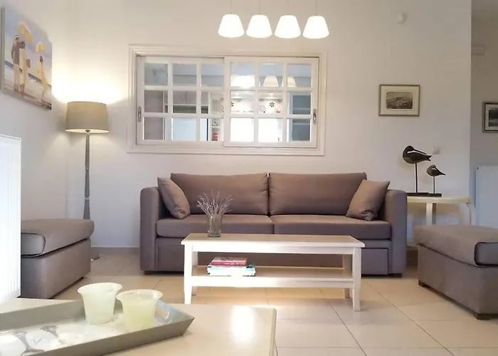 Modern And Independent 83 M2, With Garden, 5min To The And The Center Kalamáta