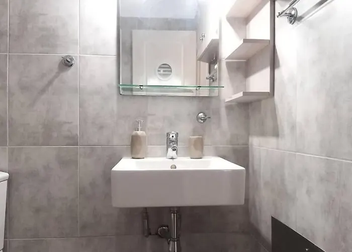 شقة Modern And Independent 83 M2, With Garden, 5min To The And The Center *