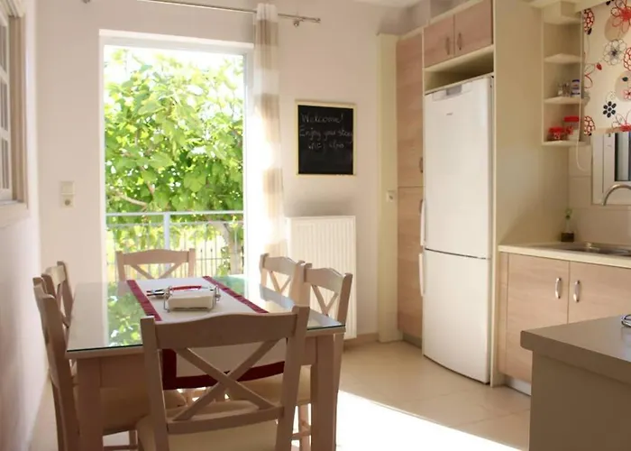 Apartman Modern And Independent 83 M2, With Garden, 5min To The And The Center Kalamáta